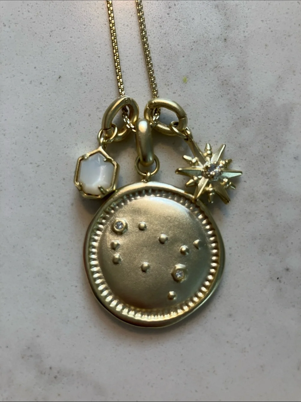 Kendra Scott Gemini Zodiac Charm Necklace Set - Gold (Never Worn) - Picture 8 of 8